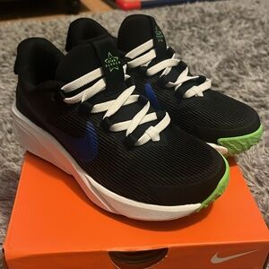 NIKE BOYS SHOES